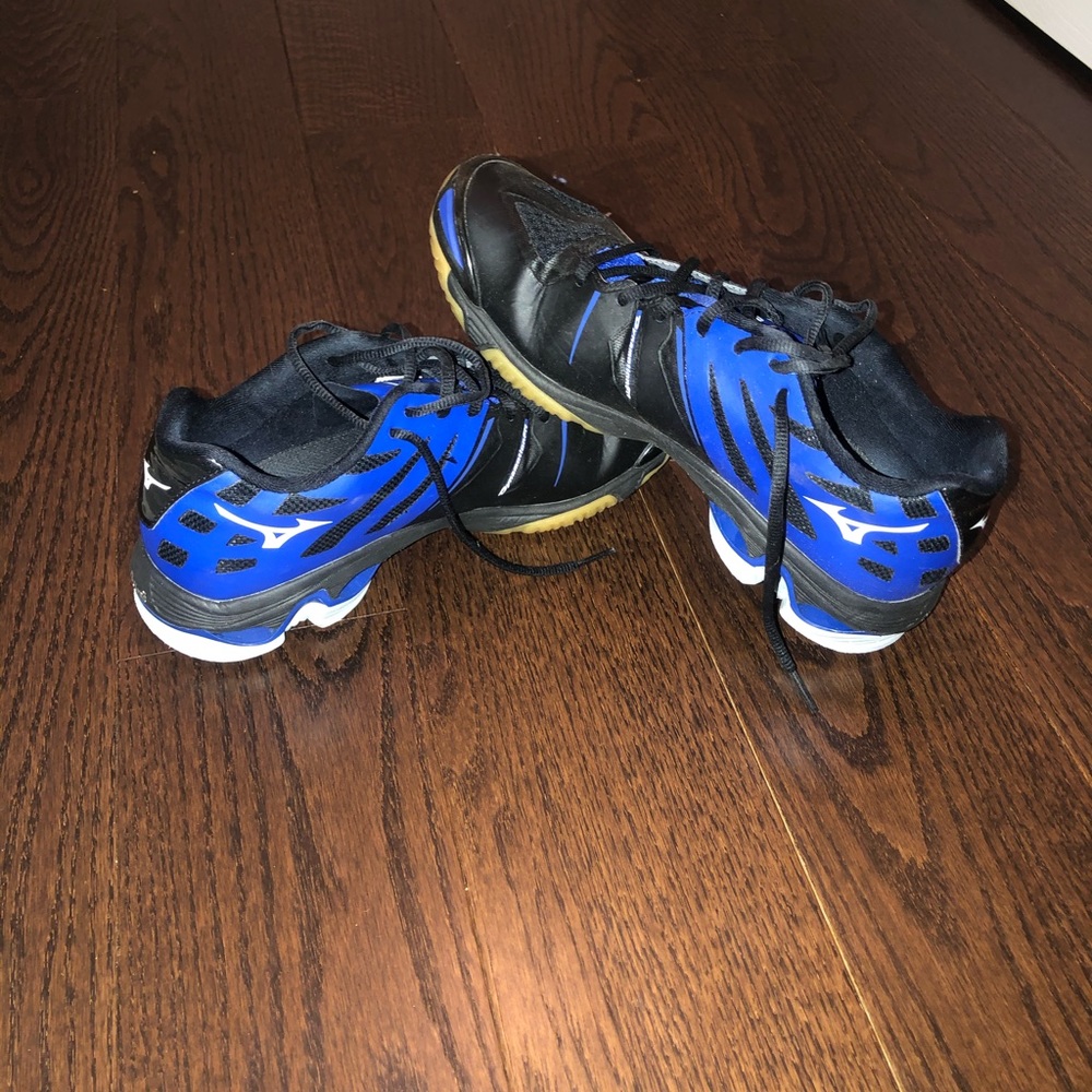 Women’s mizuno wave lighting volleyball shoes